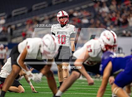 Thumbnail 1 in Muenster vs. Shiner (UIL 2A D1 Football Final) photogallery.