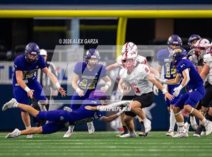 Thumbnail 2 in Muenster vs. Shiner (UIL 2A D1 Football Final) photogallery.