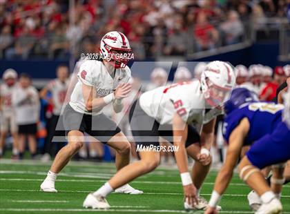 Thumbnail 3 in Muenster vs. Shiner (UIL 2A D1 Football Final) photogallery.