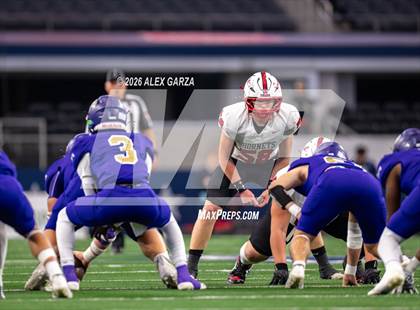 Thumbnail 2 in Muenster vs. Shiner (UIL 2A D1 Football Final) photogallery.