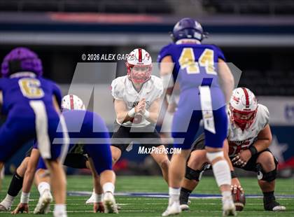 Thumbnail 1 in Muenster vs. Shiner (UIL 2A D1 Football Final) photogallery.