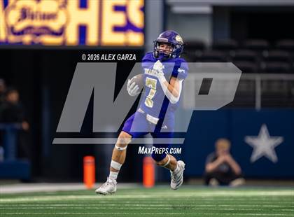 Thumbnail 3 in Muenster vs. Shiner (UIL 2A D1 Football Final) photogallery.