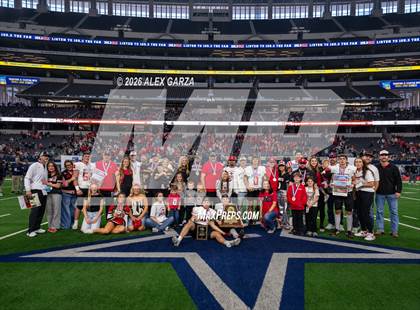 Thumbnail 2 in Muenster vs. Shiner (UIL 2A D1 Football Final) photogallery.