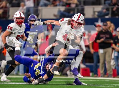 Thumbnail 1 in Muenster vs. Shiner (UIL 2A D1 Football Final) photogallery.