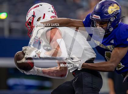 Thumbnail 3 in Muenster vs. Shiner (UIL 2A D1 Football Final) photogallery.