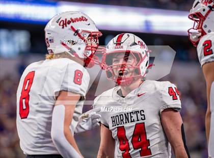 Thumbnail 3 in Muenster vs. Shiner (UIL 2A D1 Football Final) photogallery.