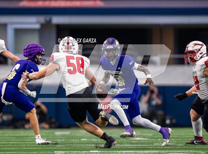 Thumbnail 1 in Muenster vs. Shiner (UIL 2A D1 Football Final) photogallery.
