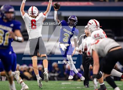 Thumbnail 1 in Muenster vs. Shiner (UIL 2A D1 Football Final) photogallery.