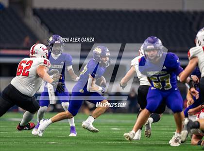 Thumbnail 3 in Muenster vs. Shiner (UIL 2A D1 Football Final) photogallery.