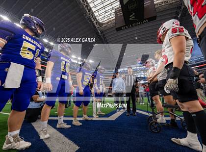 Thumbnail 3 in Muenster vs. Shiner (UIL 2A D1 Football Final) photogallery.