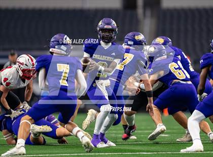 Thumbnail 3 in Muenster vs. Shiner (UIL 2A D1 Football Final) photogallery.