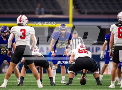 Thumbnail 3 in Muenster vs. Shiner (UIL 2A D1 Football Final) photogallery.