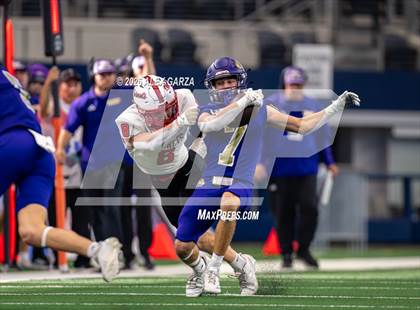Thumbnail 2 in Muenster vs. Shiner (UIL 2A D1 Football Final) photogallery.