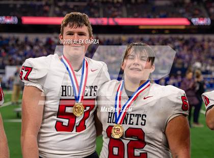 Thumbnail 1 in Muenster vs. Shiner (UIL 2A D1 Football Final) photogallery.
