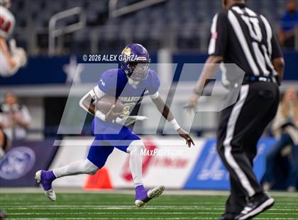 Thumbnail 1 in Muenster vs. Shiner (UIL 2A D1 Football Final) photogallery.