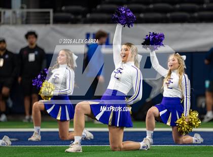 Thumbnail 2 in Muenster vs. Shiner (UIL 2A D1 Football Final) photogallery.