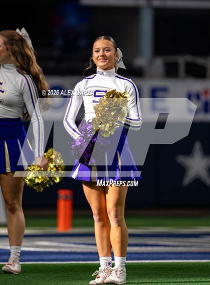 Thumbnail 1 in Muenster vs. Shiner (UIL 2A D1 Football Final) photogallery.