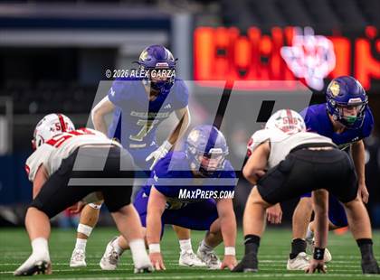Thumbnail 1 in Muenster vs. Shiner (UIL 2A D1 Football Final) photogallery.