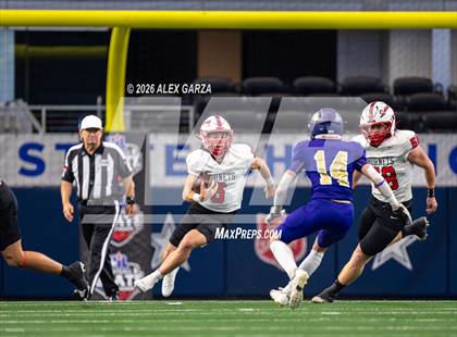 Thumbnail 2 in Muenster vs. Shiner (UIL 2A D1 Football Final) photogallery.
