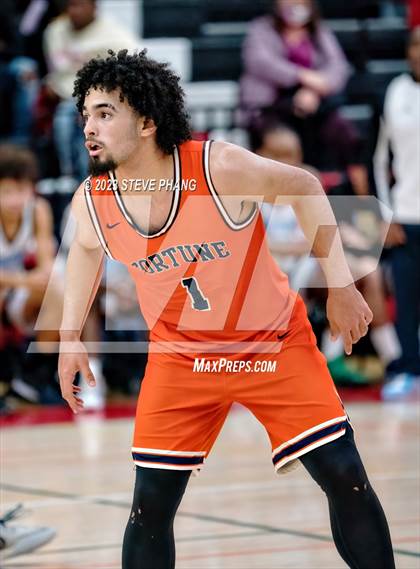 Thumbnail 2 in Burbank vs. Fortune Early College (Cordova Christmas Classic) photogallery.