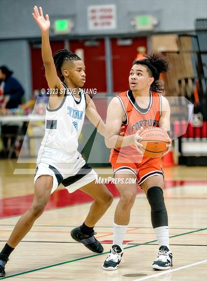 Thumbnail 1 in Burbank vs. Fortune Early College (Cordova Christmas Classic) photogallery.