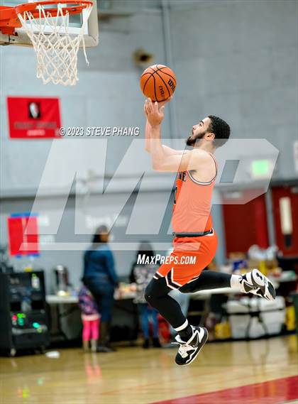 Thumbnail 3 in Burbank vs. Fortune Early College (Cordova Christmas Classic) photogallery.