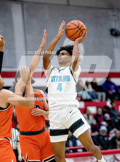 Thumbnail 3 in Burbank vs. Fortune Early College (Cordova Christmas Classic) photogallery.