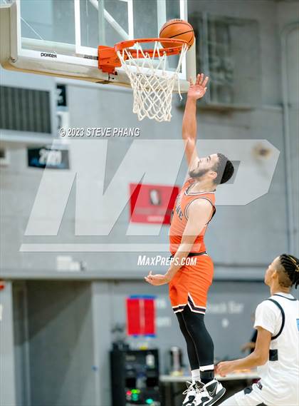 Thumbnail 3 in Burbank vs. Fortune Early College (Cordova Christmas Classic) photogallery.