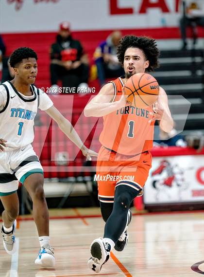 Thumbnail 3 in Burbank vs. Fortune Early College (Cordova Christmas Classic) photogallery.