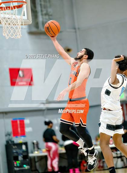 Thumbnail 2 in Burbank vs. Fortune Early College (Cordova Christmas Classic) photogallery.