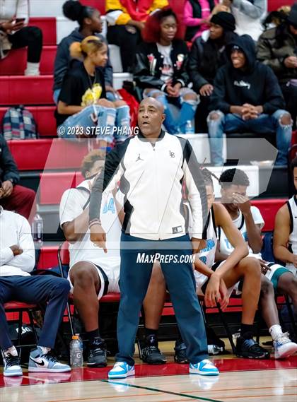 Thumbnail 2 in Burbank vs. Fortune Early College (Cordova Christmas Classic) photogallery.