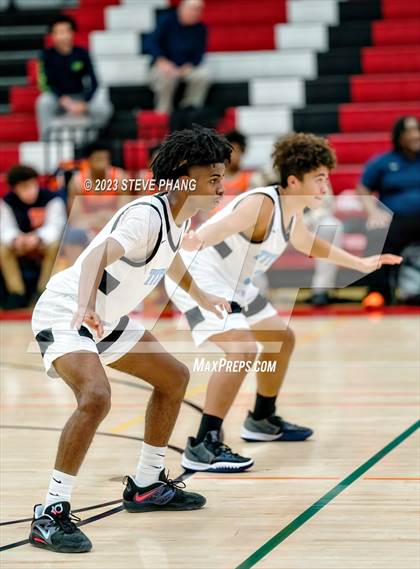 Thumbnail 2 in Burbank vs. Fortune Early College (Cordova Christmas Classic) photogallery.