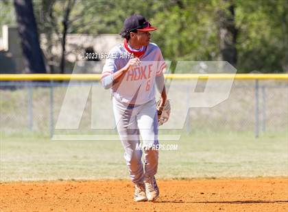 Thumbnail 2 in Fairmont vs. Hoke County (Robeson County Slugfest) photogallery.