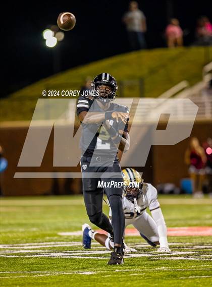 Thumbnail 3 in Thomas County Central vs Houston County  photogallery.