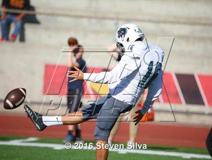 Thumbnail 2 in Clayton Valley Charter vs. Helix (2016 Honor Bowl) photogallery.