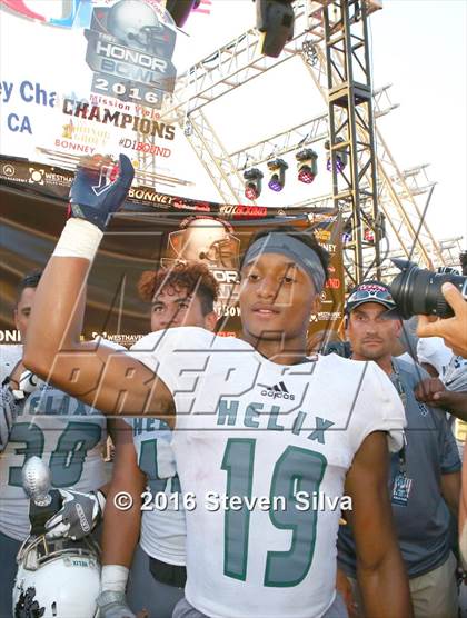 Thumbnail 3 in Clayton Valley Charter vs. Helix (2016 Honor Bowl) photogallery.
