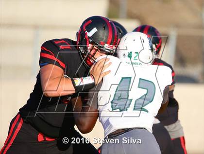Thumbnail 3 in Clayton Valley Charter vs. Helix (2016 Honor Bowl) photogallery.
