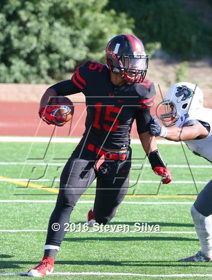 Thumbnail 3 in Clayton Valley Charter vs. Helix (2016 Honor Bowl) photogallery.