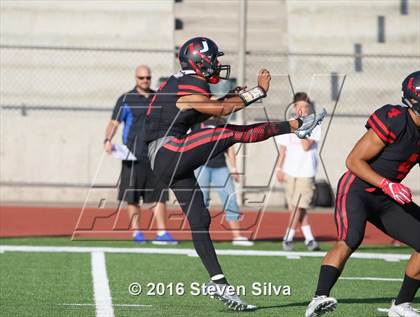 Thumbnail 2 in Clayton Valley Charter vs. Helix (2016 Honor Bowl) photogallery.