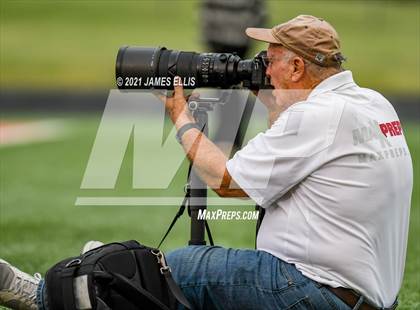 Thumbnail 2 in Lorena vs. Franklin photogallery.