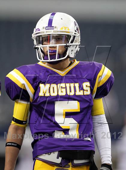 Thumbnail 3 in Munday vs. Tenaha (UIL 1A Division 2 Final) photogallery.