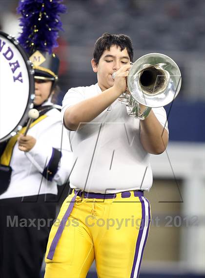 Thumbnail 2 in Munday vs. Tenaha (UIL 1A Division 2 Final) photogallery.