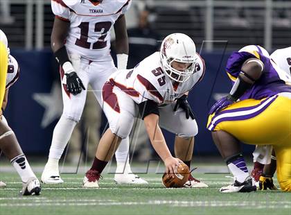 Thumbnail 3 in Munday vs. Tenaha (UIL 1A Division 2 Final) photogallery.