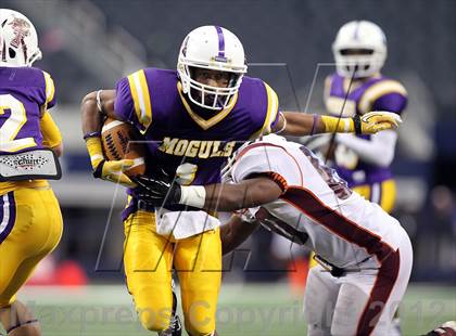 Thumbnail 2 in Munday vs. Tenaha (UIL 1A Division 2 Final) photogallery.