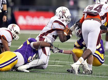 Thumbnail 3 in Munday vs. Tenaha (UIL 1A Division 2 Final) photogallery.