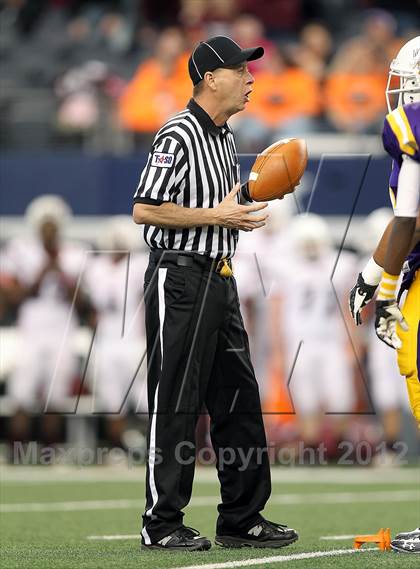 Thumbnail 1 in Munday vs. Tenaha (UIL 1A Division 2 Final) photogallery.