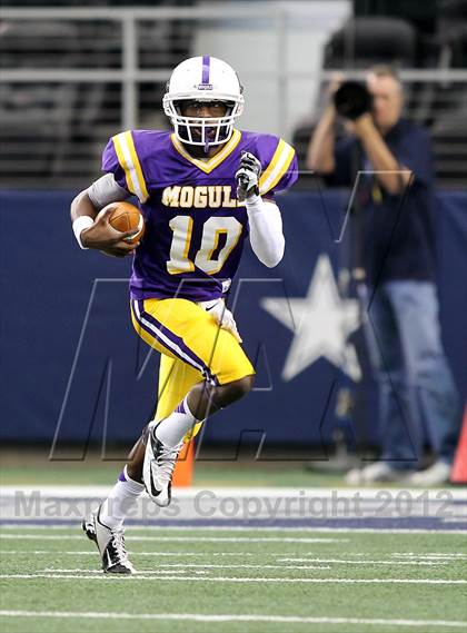 Thumbnail 2 in Munday vs. Tenaha (UIL 1A Division 2 Final) photogallery.