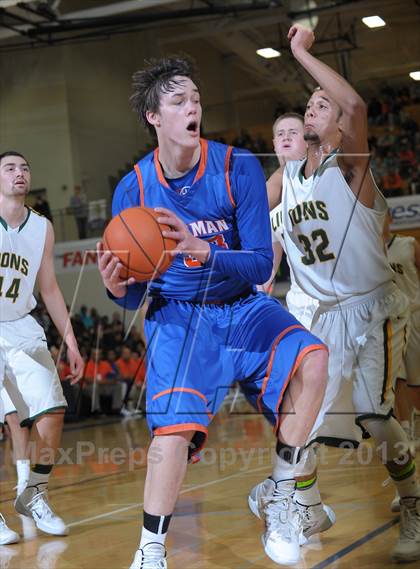 Thumbnail 2 in Bishop Gorman vs. West Linn (Les Schwab Invitational) photogallery.