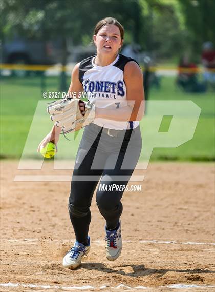 Thumbnail 3 in West Liberty vs North Scott (Rick Doran Classic) photogallery.