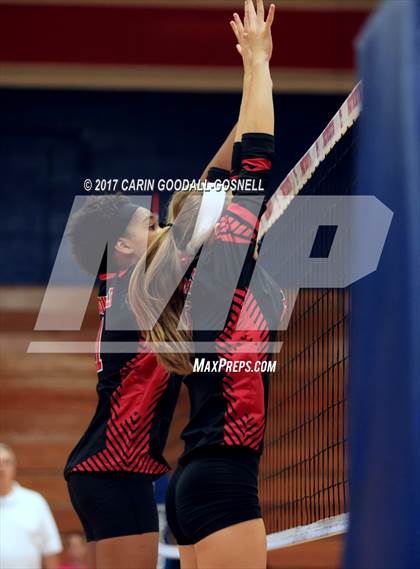 Thumbnail 2 in Jacksonville vs. Swansboro photogallery.